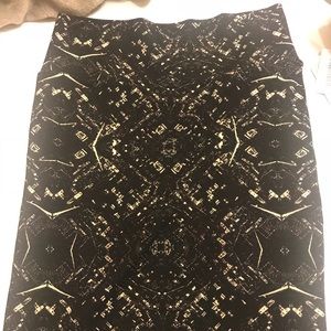 LuLaRoe Medium Cassie Black/Purple NEW